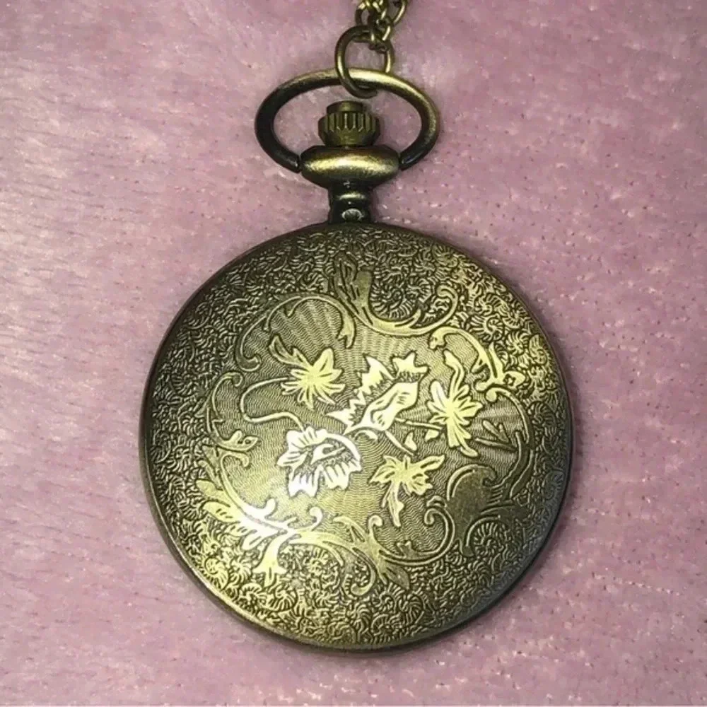 Hogwarts Coat of Arms Harry Potter Bronze Pocket Watch and Chain NWT